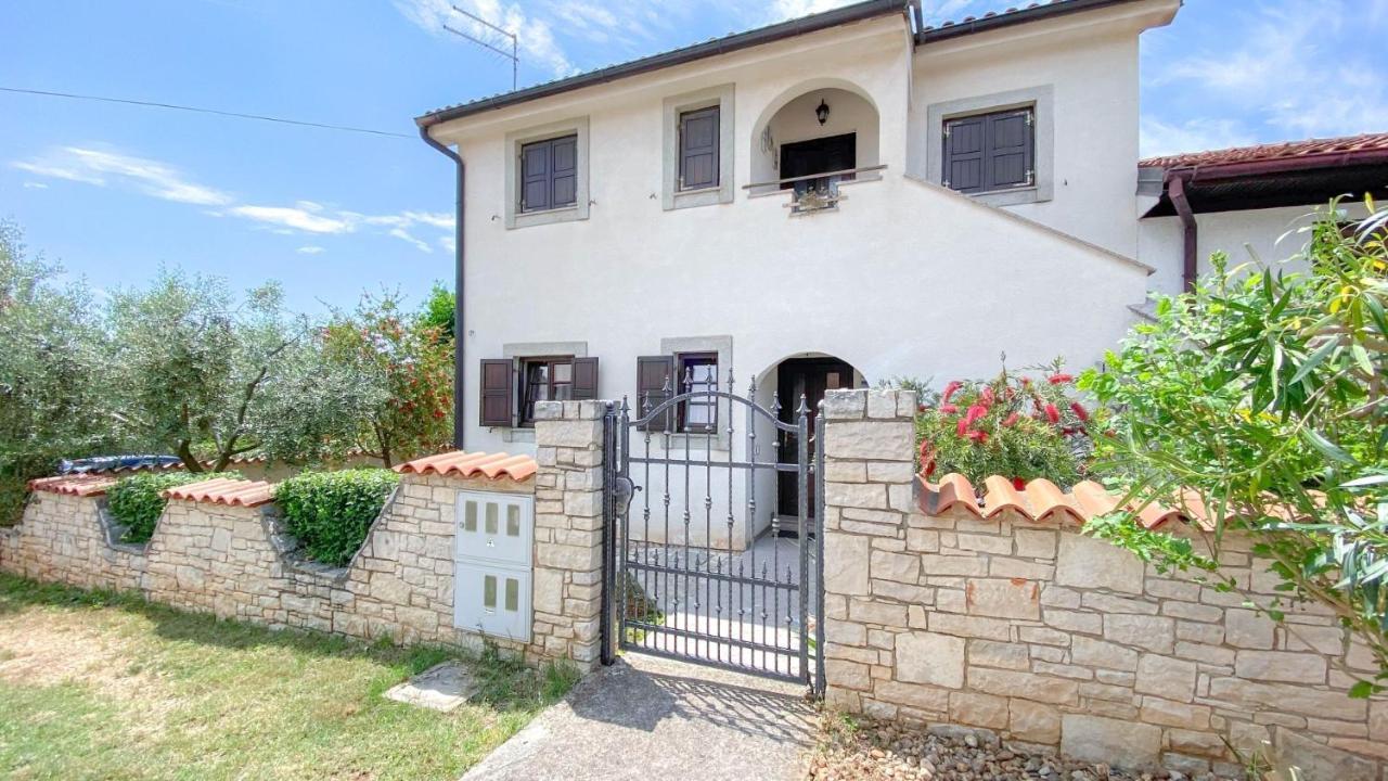 Santo Apartment Novigrad  Exterior photo
